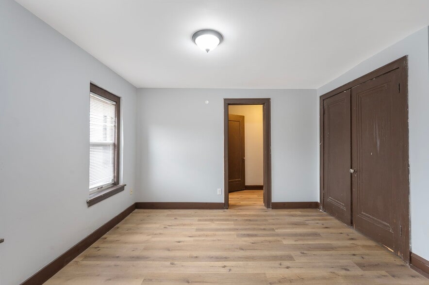 More Photos Of 487 Grand Ave, Saint Paul Apartments For Sale