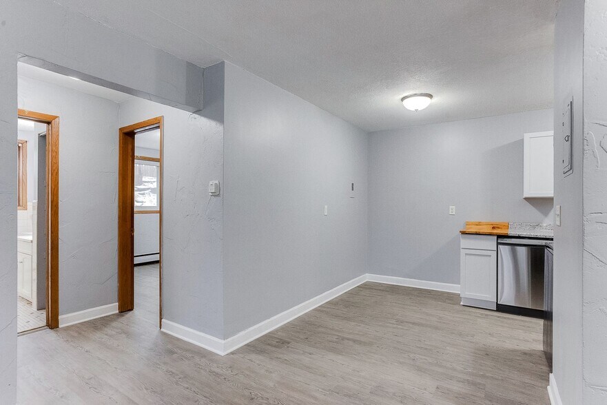 More Photos Of 748 Tatum St, Saint Paul Apartments For Sale