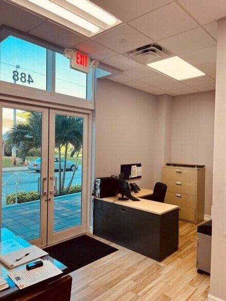 More Photos Of 300-488 N Federal Hwy, Boynton Beach Apartments For Lease