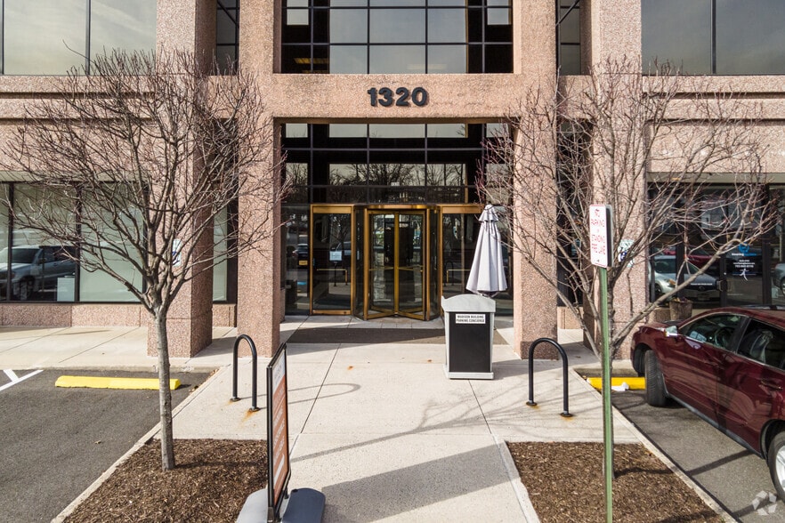 More Photos Of 1320 Old Chain Bridge Rd, McLean Office For Lease