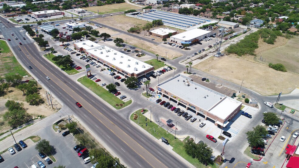 More Photos Of 5112 McPherson Rd, Laredo Unknown For Lease