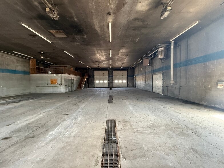 More Photos Of 2675 Nodular Dr, Saginaw Distribution For Sale