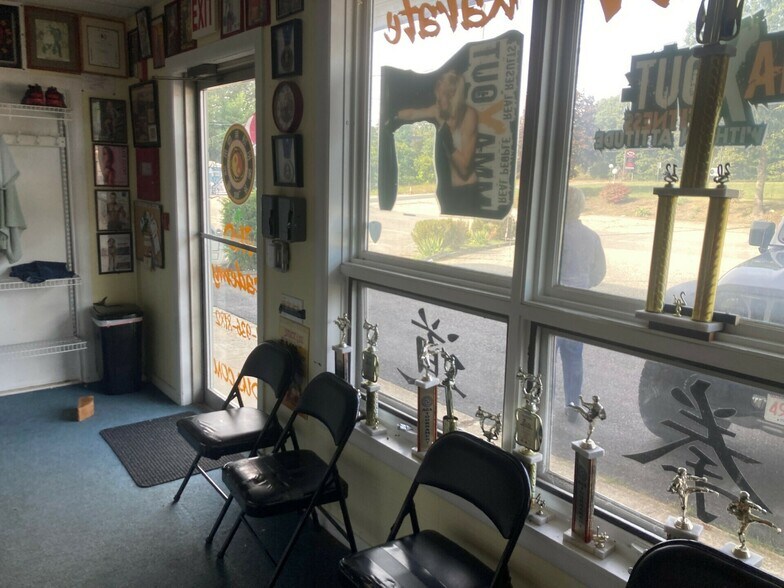 More Photos Of 114 Pembroke St, Kingston Storefront Retail Residential For Sale