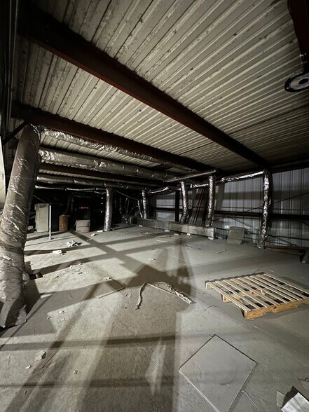 More Photos Of 1125 9th Ave E, Bradenton Warehouse For Sale
