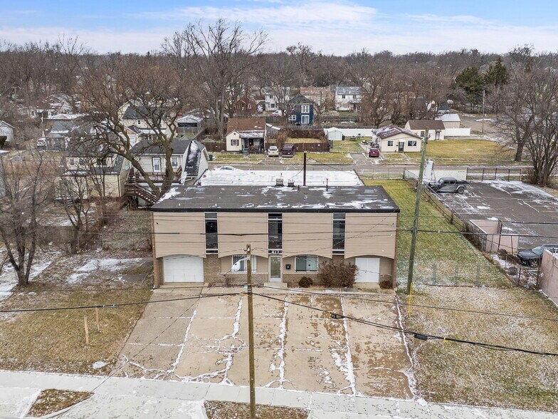 More Photos Of 417 E Eight Mile Rd, Hazel Park Manufacturing For Sale