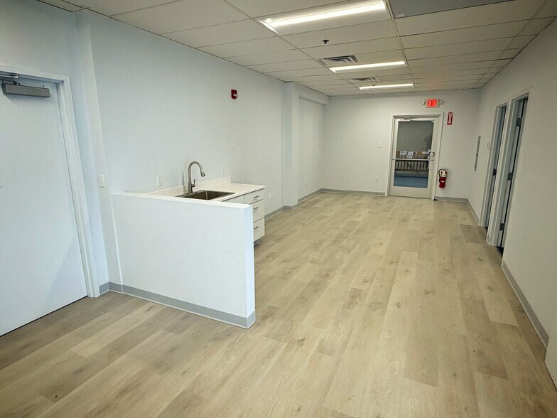 More Photos Of 12 Michigan Dr, Natick Research And Development For Lease