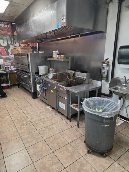 More Photos Of 3242 E Desert Inn Rd, Las Vegas Storefront Retail Office For Lease