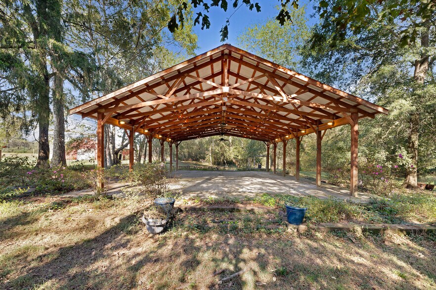 More Photos Of 80 S Sauty Rd, Guntersville Lodge Meeting Hall For Sale