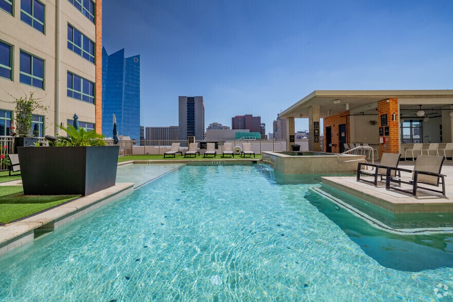 More Photos Of 100 N Santa Rosa St, San Antonio Apartments For Lease