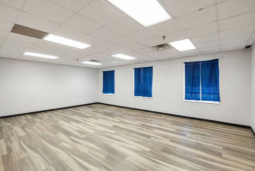 More Photos Of 1941 Shorter Ave SW, Rome Specialty For Lease