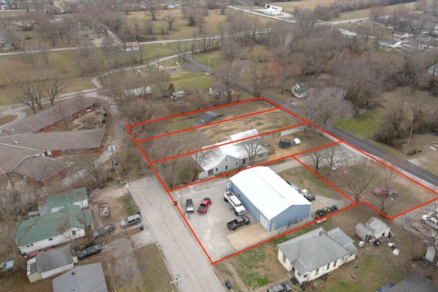Primary Photo Of 615 W Benton St, Buffalo Flex For Sale