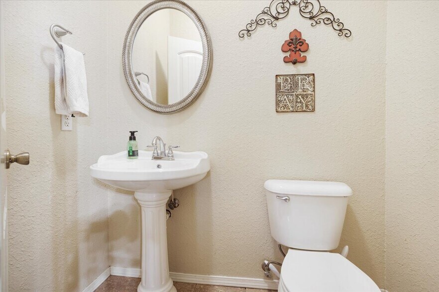 More Photos Of 1150 Platter Cutoff Rd, Calera Flex For Sale