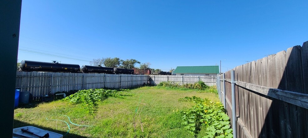 More Photos Of 1232 1st, Sutherland Convenience Store For Sale