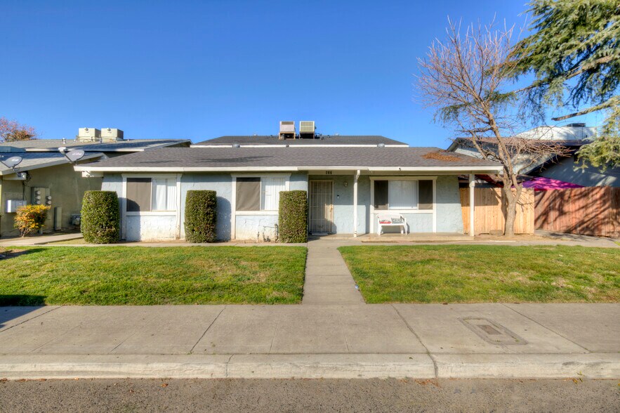 Primary Photo Of 637 W Ashlan Ave, Clovis Apartments For Sale