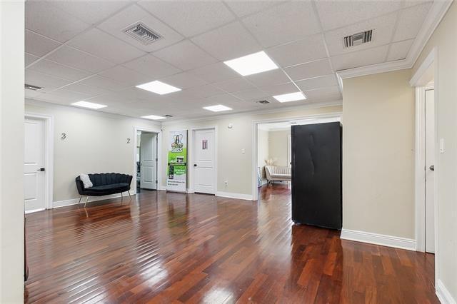 More Photos Of 301-303 S Broad St, New Orleans Office Residential For Sale