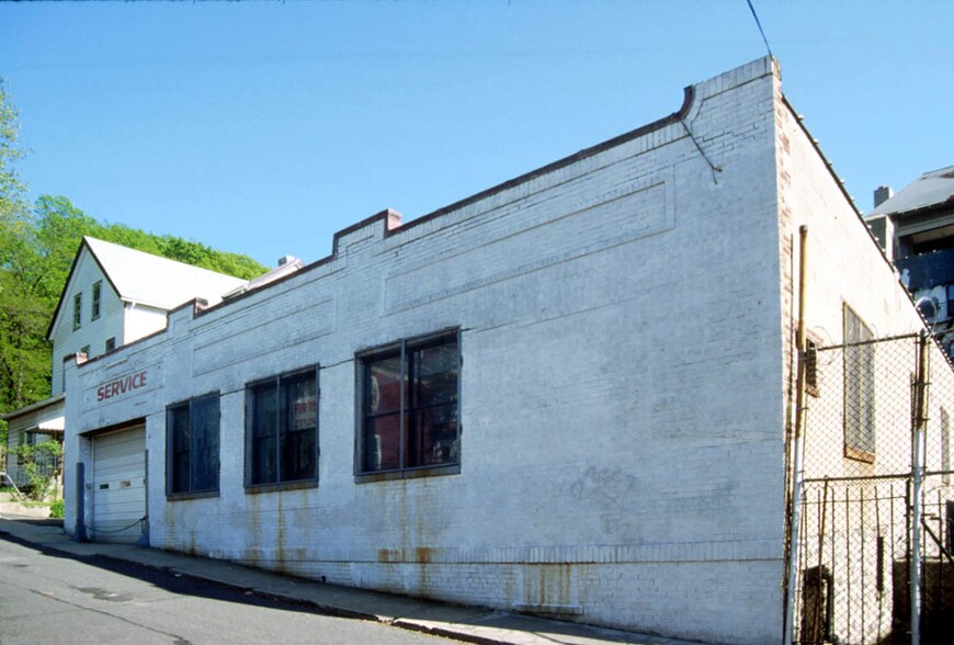 More Photos Of 2 Undercliff St, Yonkers Auto Repair For Lease