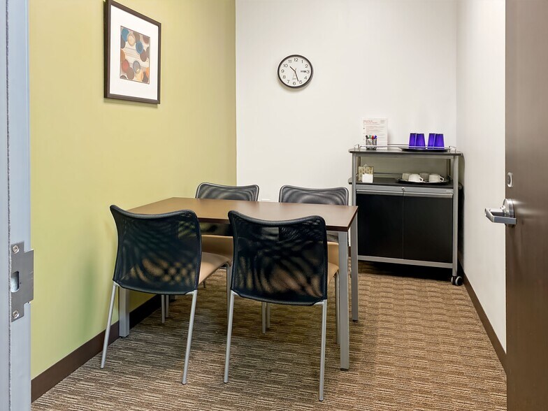 More Photos Of 603-690 Saint George Square Ct, Winston-Salem Coworking Space