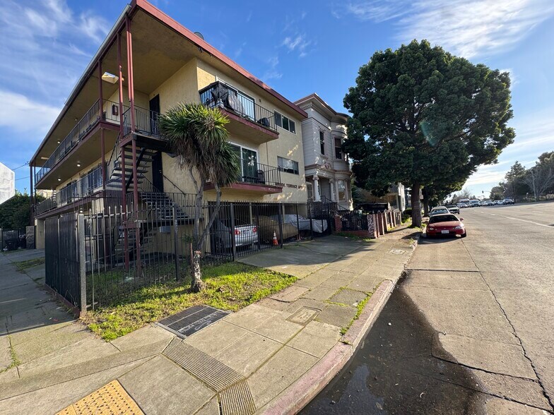 More Photos Of 1830 Castro St, Oakland Apartments For Sale
