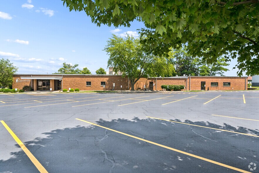More Photos Of 2709 McGraw Dr, Bloomington Office Residential For Sale