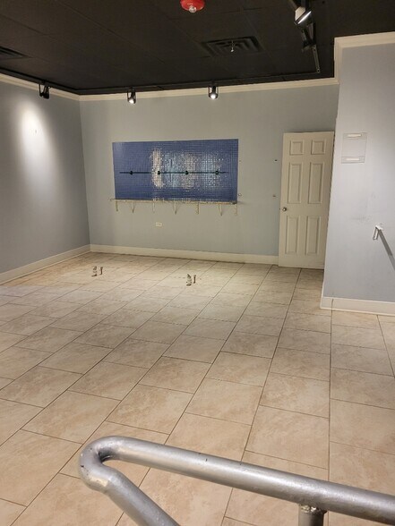 More Photos Of 1847-1849 2nd St, Highland Park Storefront For Lease