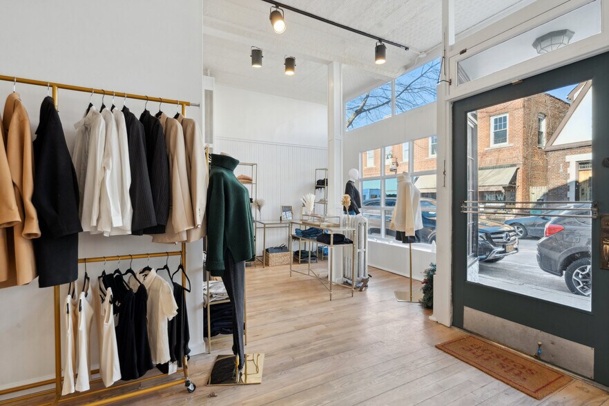 More Photos Of 253 Sea Cliff Ave, Sea Cliff Storefront Retail Residential For Sale