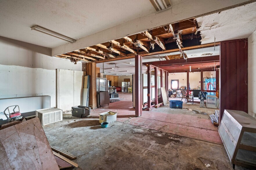 More Photos Of 11100 US-45, Chunchula Freestanding For Sale