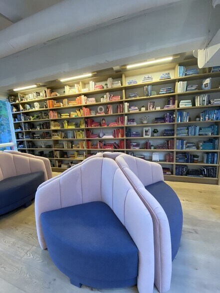 More Photos Of 1056 Thomas Jefferson St NW, Washington Office For Lease