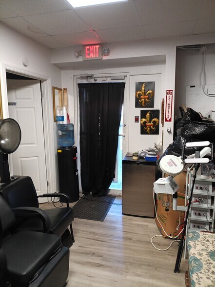 More Photos Of 5037 Union St, Union City Storefront For Sale