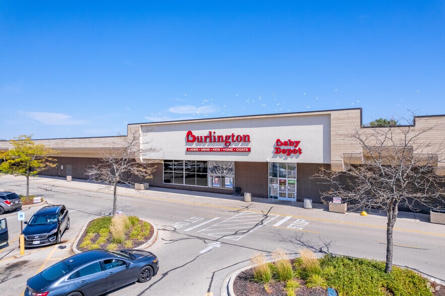 More Photos Of 9124-9200 N Green Bay Ave, Brown Deer Storefront For Lease