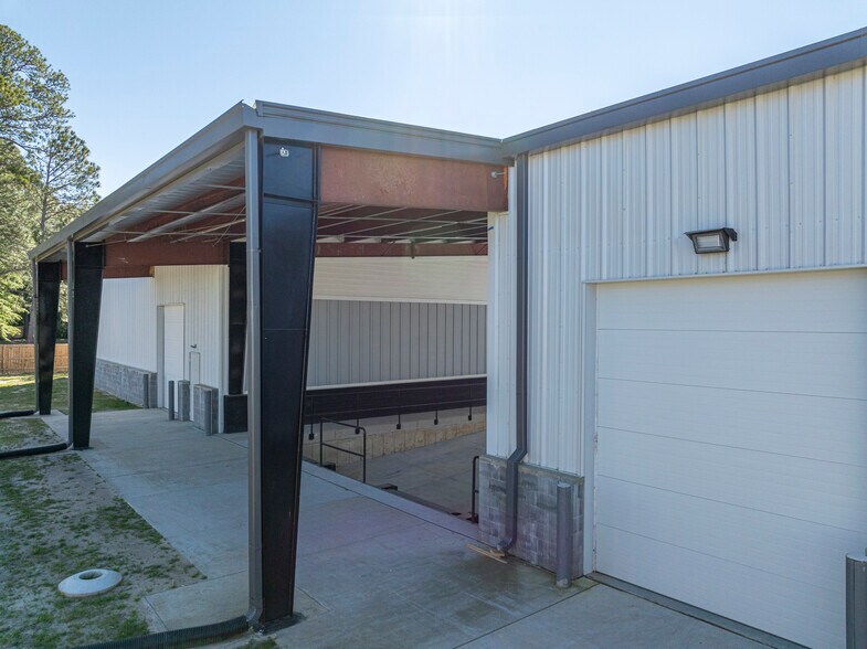 More Photos Of 8120 Windsor Hill Blvd, North Charleston Light Distribution For Lease