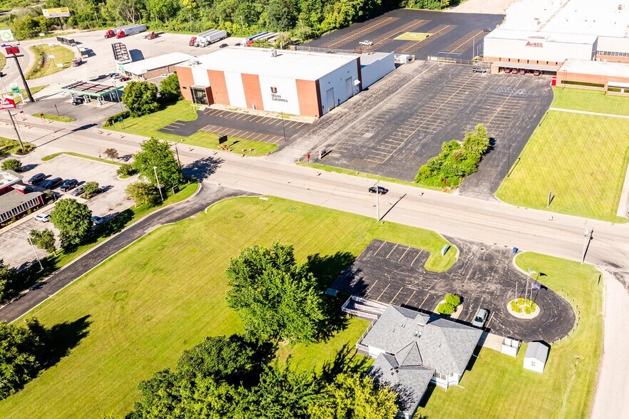 More Photos Of 2300 Pipestone Rd, Benton Harbor Office For Sale