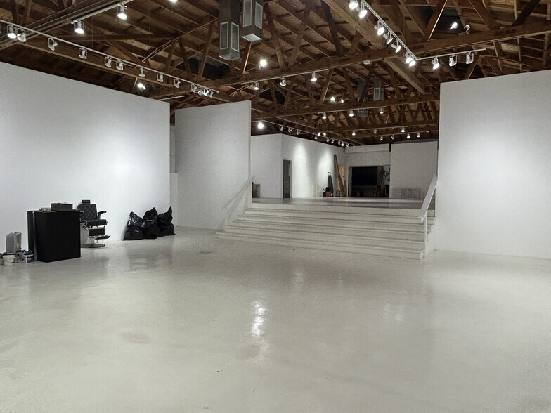 More Photos Of 422 S Alameda St, Los Angeles Industrial For Lease