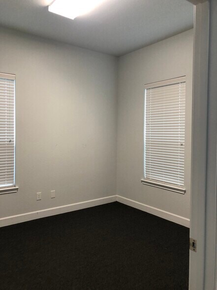 More Photos Of 660 S Bagdad Rd, Leander Loft Creative Space For Sale