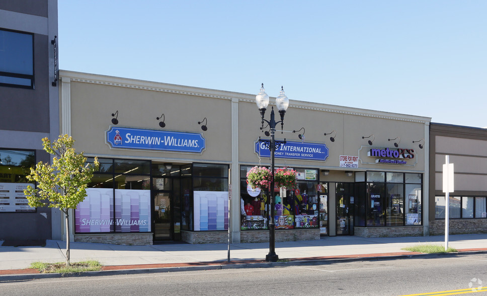 Primary Photo Of 202-206 E Main St, Patchogue Freestanding For Lease