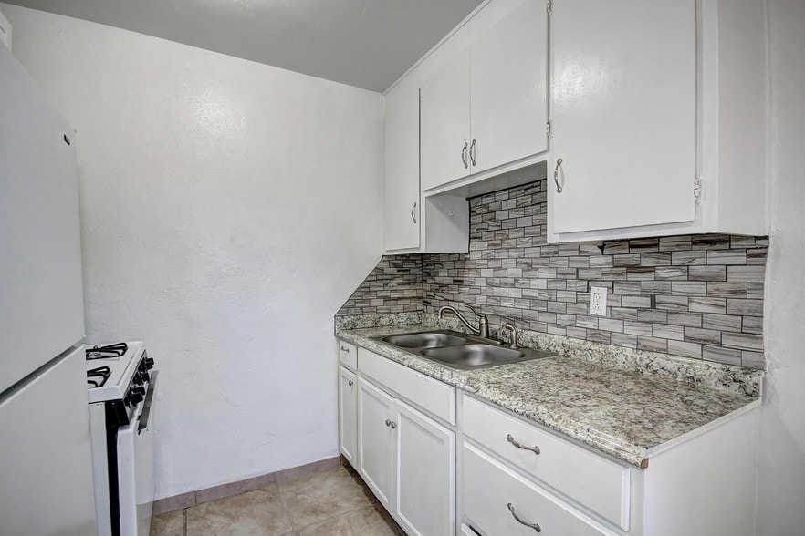 More Photos Of 2390-2398 Oakmont St, Sacramento Apartments For Sale