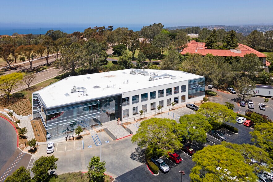 More Photos Of 11149 N Torrey Pines Rd, La Jolla Research And Development For Lease