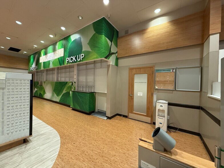 More Photos Of 1514-1600 Palos Verdes Mall, Walnut Creek Unknown For Lease