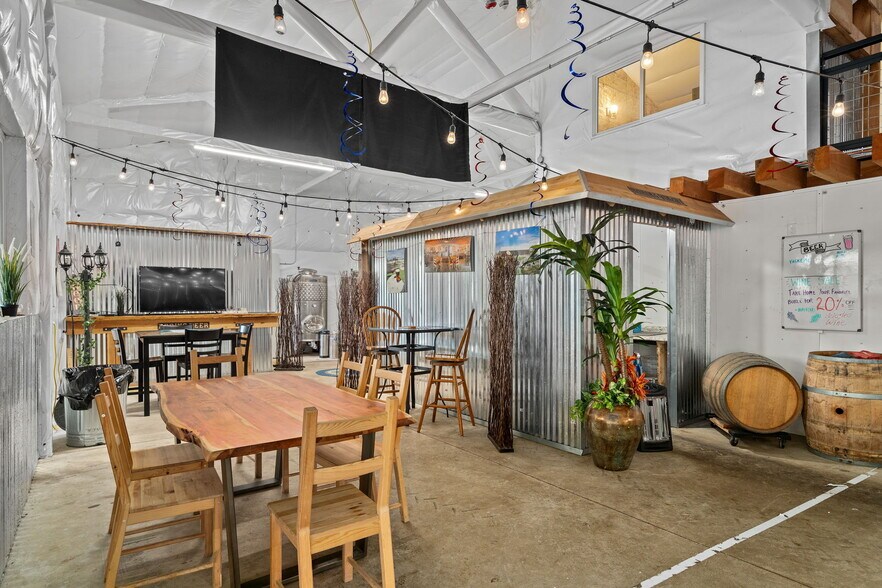 More Photos Of 29300 Se Haley Rd, Boring Flex For Sale