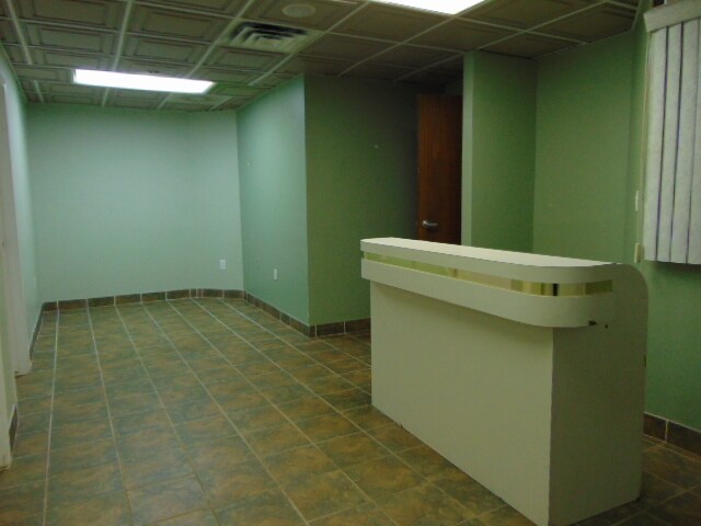 More Photos Of 30000 Orchard Lake Rd, Farmington Medical For Lease