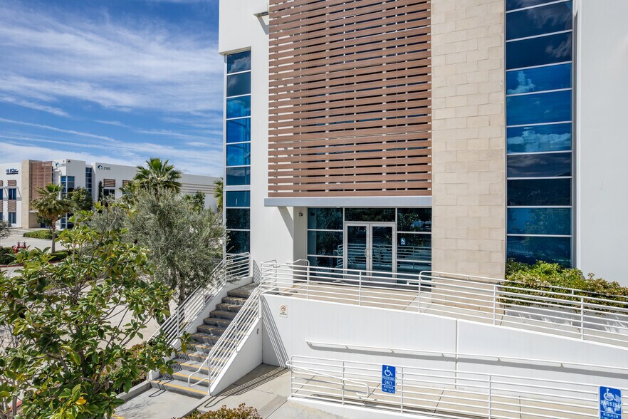 More Photos Of 2565 Sampson Ave, Corona Unknown For Lease