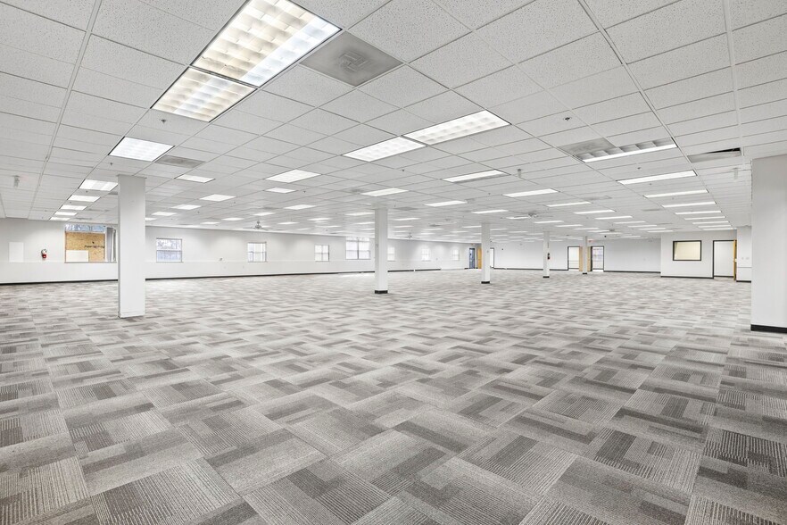 More Photos Of 4240 S Lees Summit Rd, Independence Office For Lease