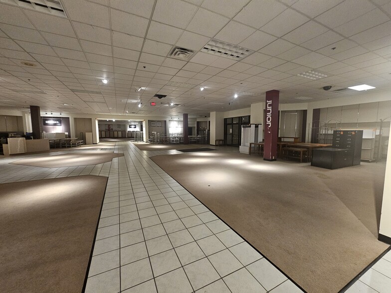 More Photos Of 4129 Wilder Rd, Bay City General Retail For Sale