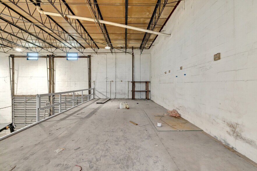 More Photos Of 3490 Oleander Ave, Fort Pierce Warehouse For Sale