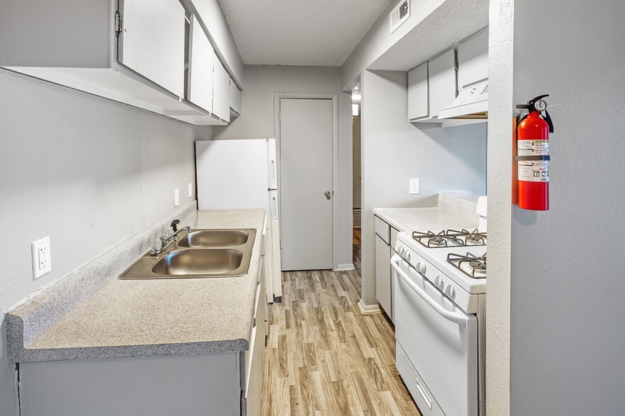 More Photos Of 407 Galaxy Road, Sapulpa Apartments For Sale