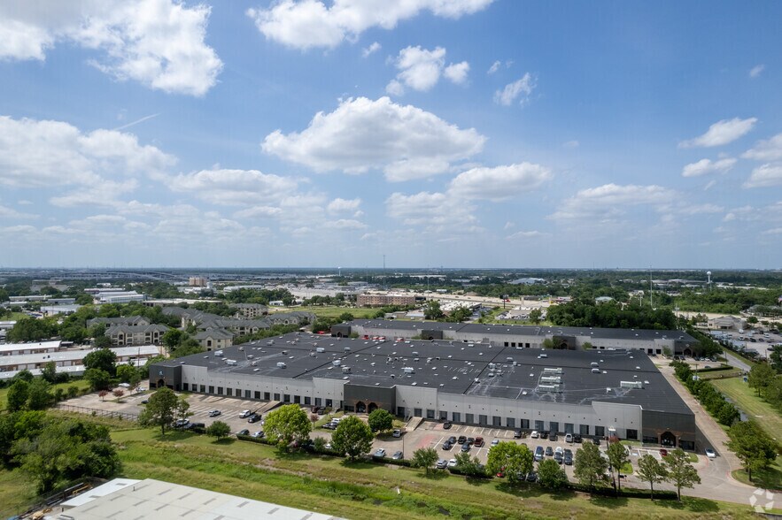 More Photos Of 6353-6399 Windfern Rd, Houston Distribution For Lease