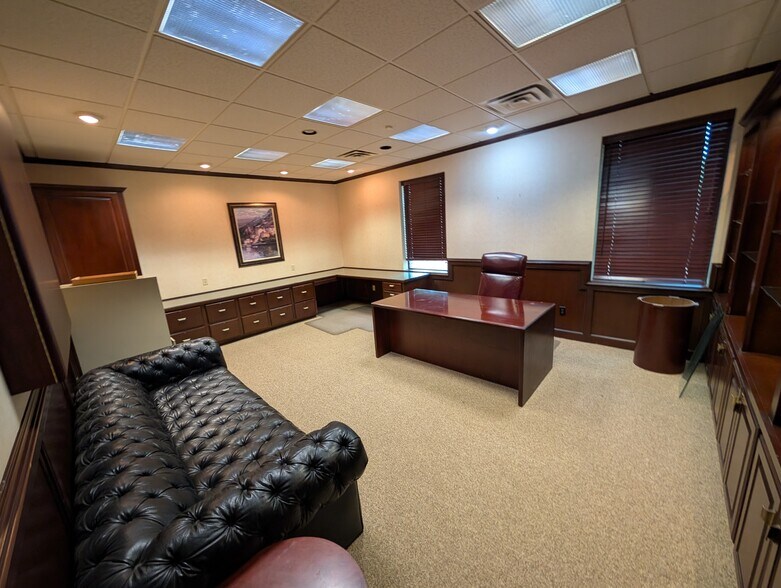 More Photos Of 6016-6020 NW 120th Ct, Oklahoma City Coworking Space