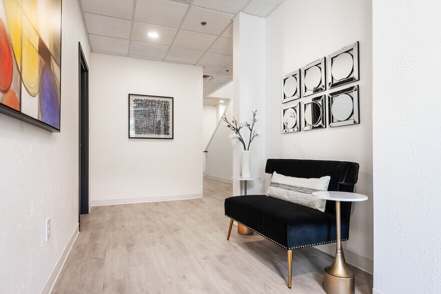 More Photos Of 85 Village Ln, Colleyville Office For Sale