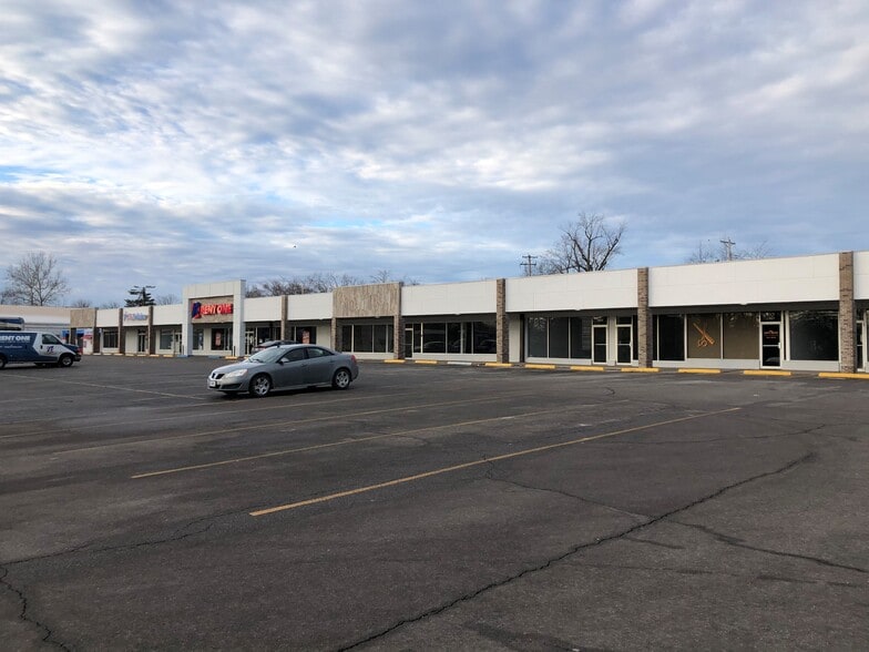 More Photos Of 669 N Morley St, Moberly Convenience Store For Lease