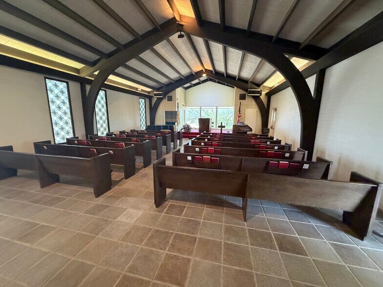 More Photos Of 1477 N Silverbell Rd, Tucson Religious Facility For Sale