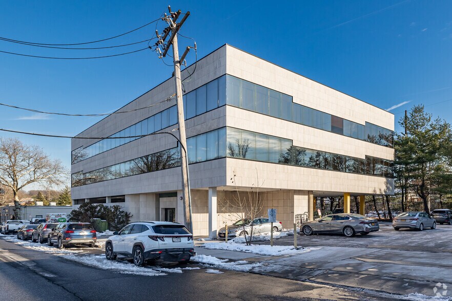 Primary Photo Of 36 Maple Pl, Manhasset Office For Lease